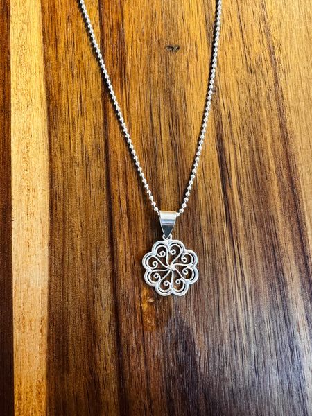 Round Flower Necklace